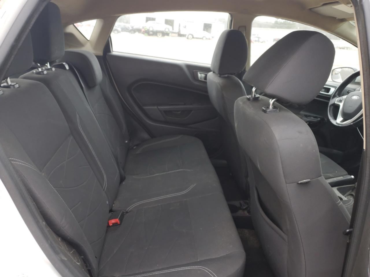 2014 Ford Fiesta - Image 11