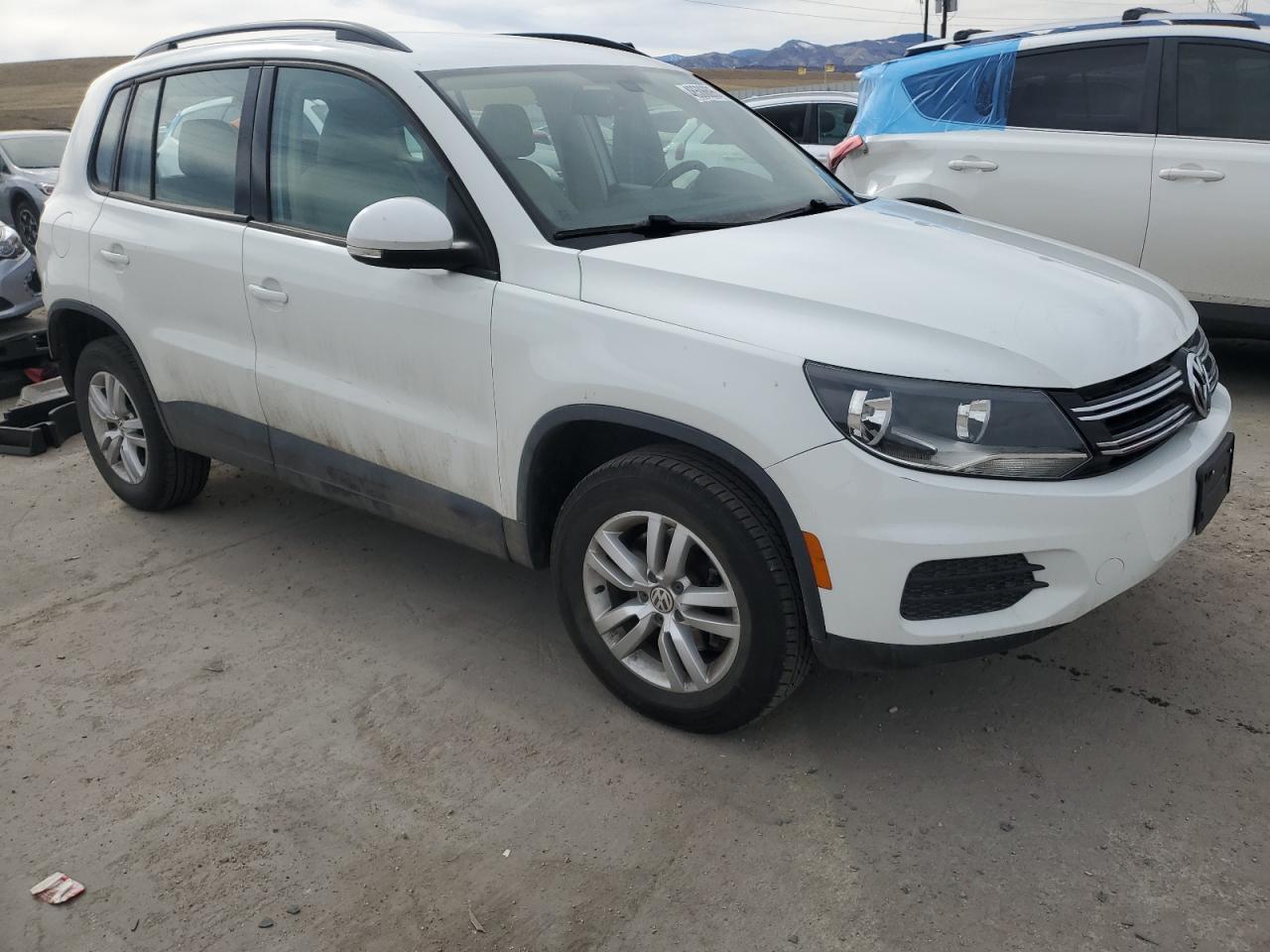 2016 Volkswagen Tiguan - Image 4
