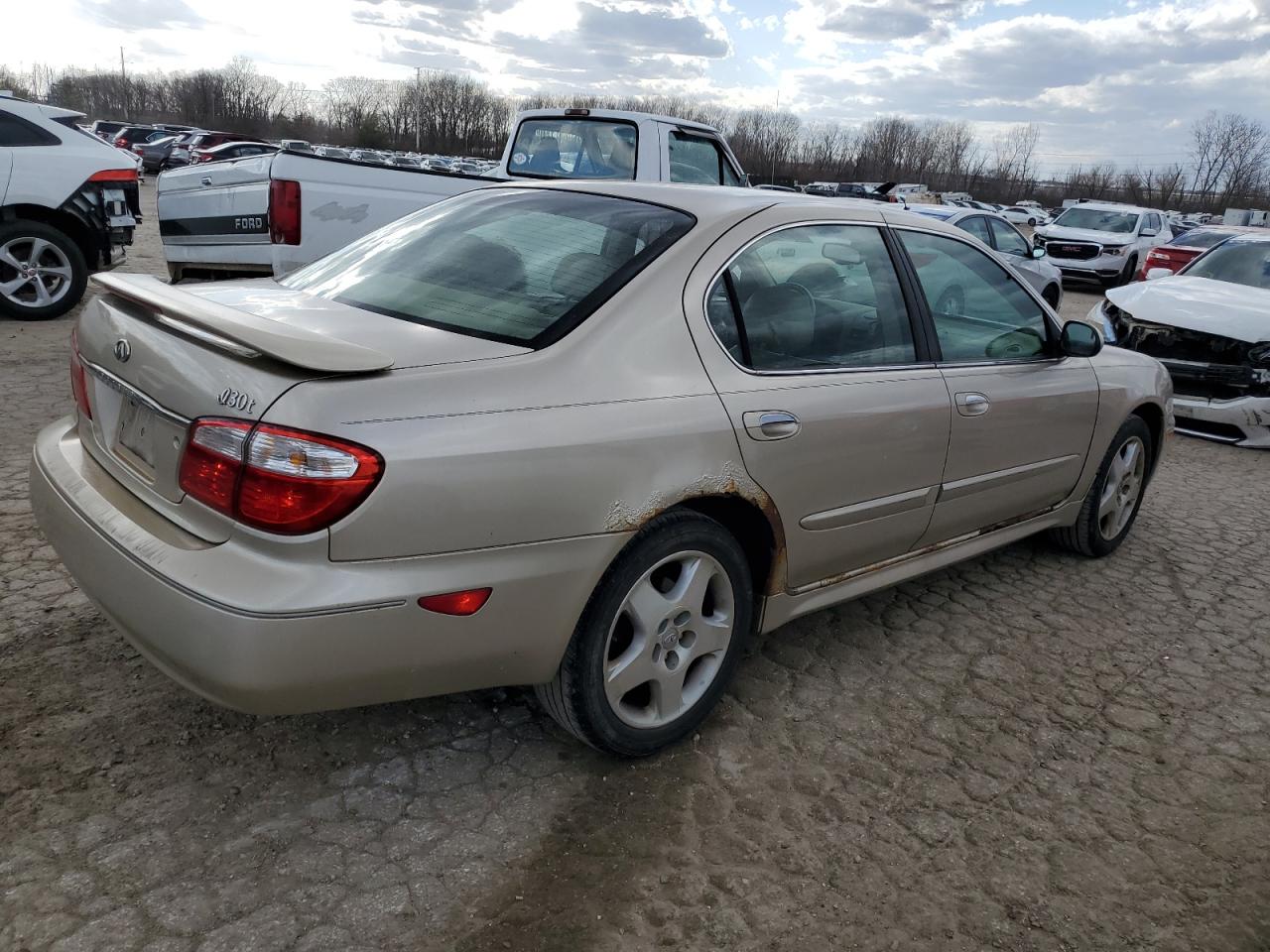 2000 Infiniti I - Image 3