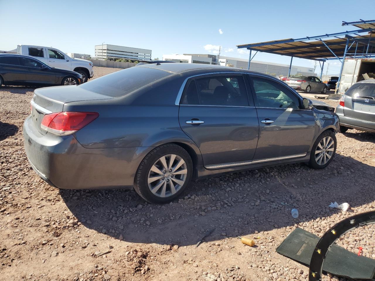 2011 Toyota Avalon - Image 3