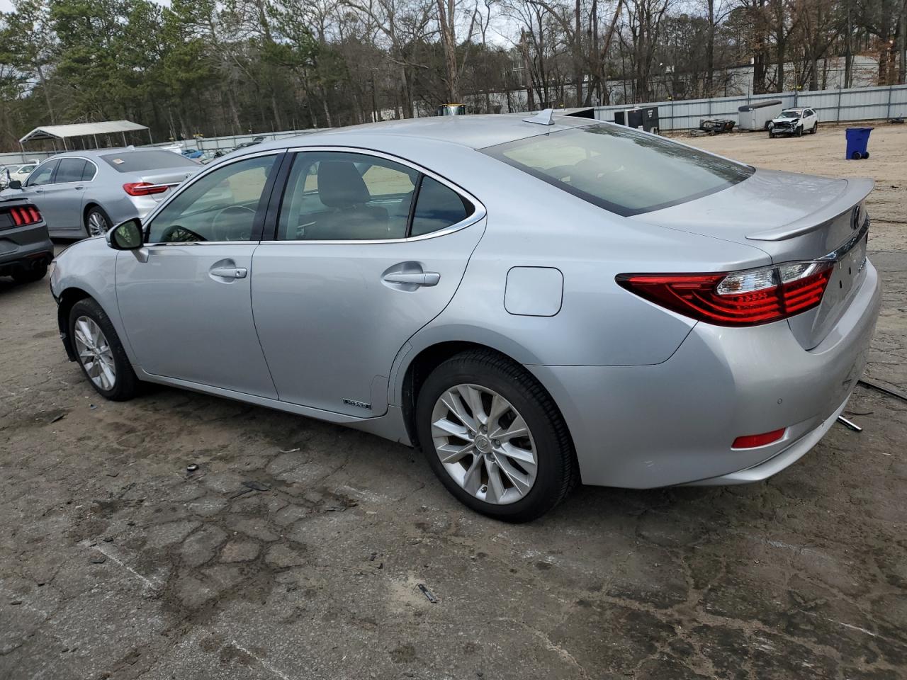 2013 Lexus ES - Image 2
