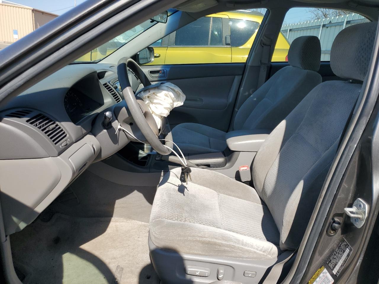 2004 Toyota Camry - Image 7
