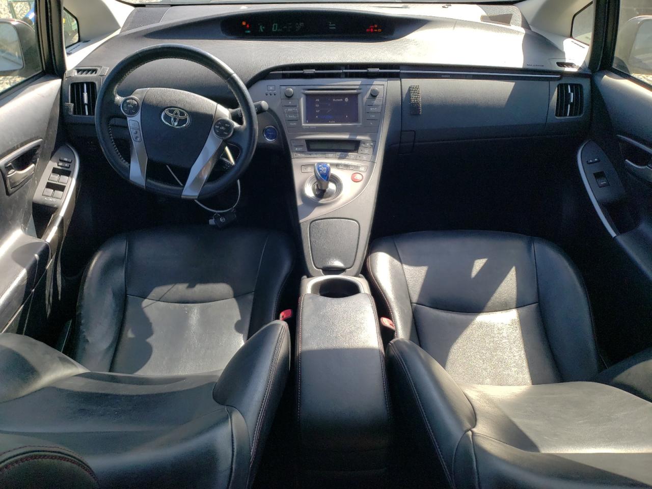 2013 Toyota Prius - Image 8
