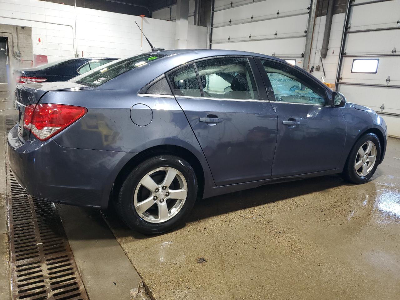 2013 Chevrolet Cruze - Image 3