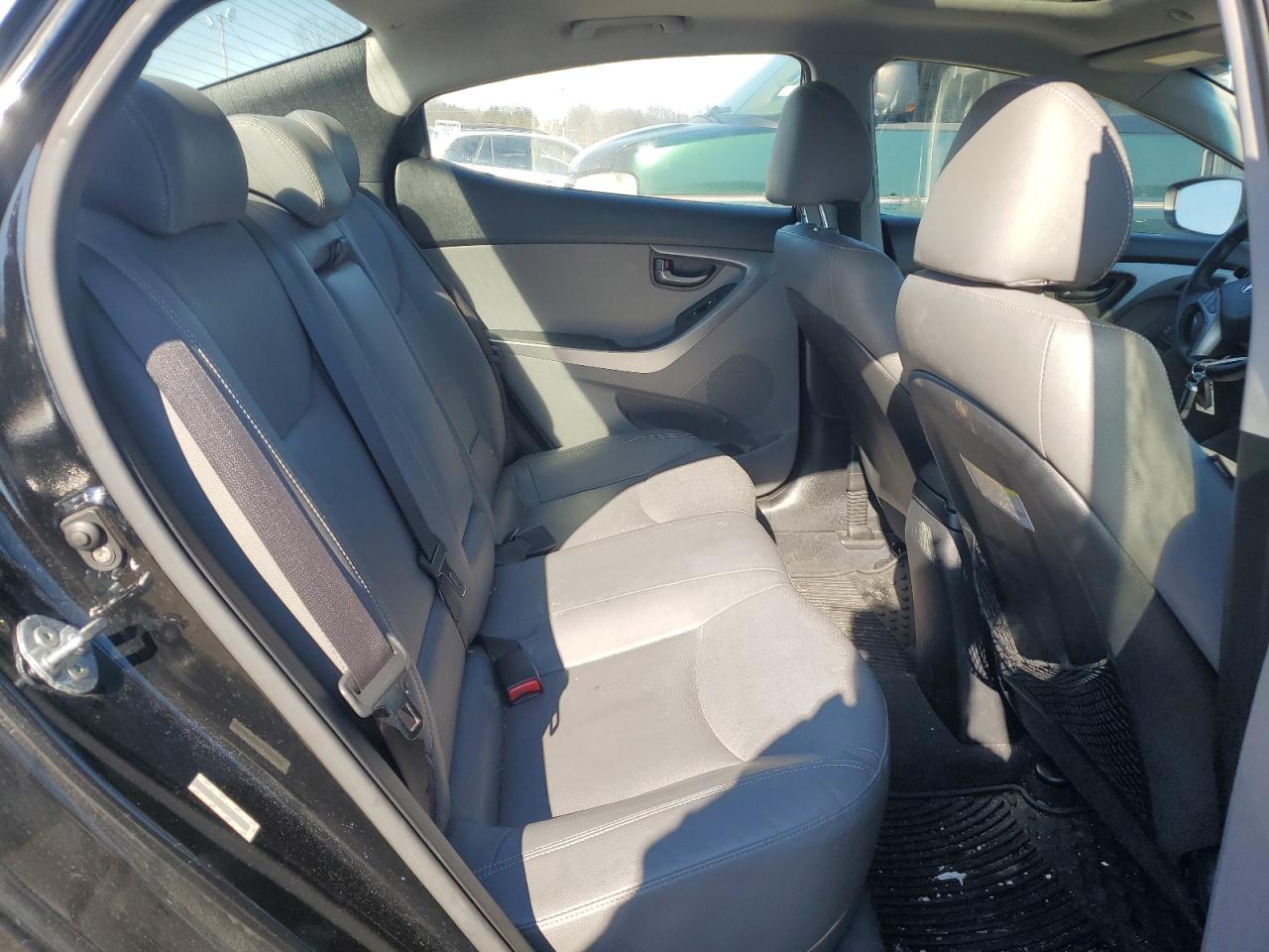 2013 Hyundai Elantra - Image 10