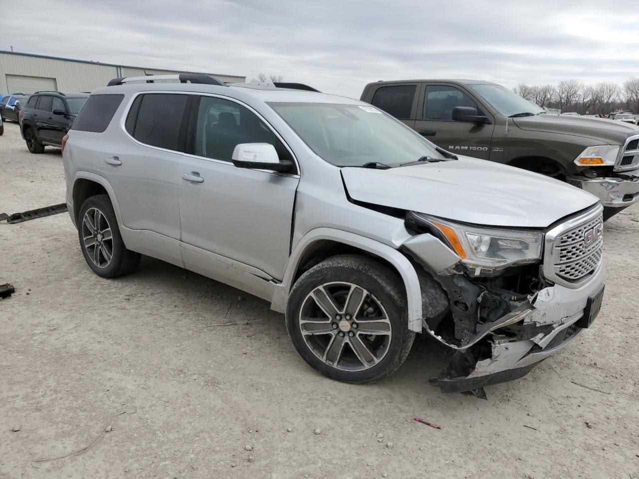 2019 GMC Acadia - Image 4