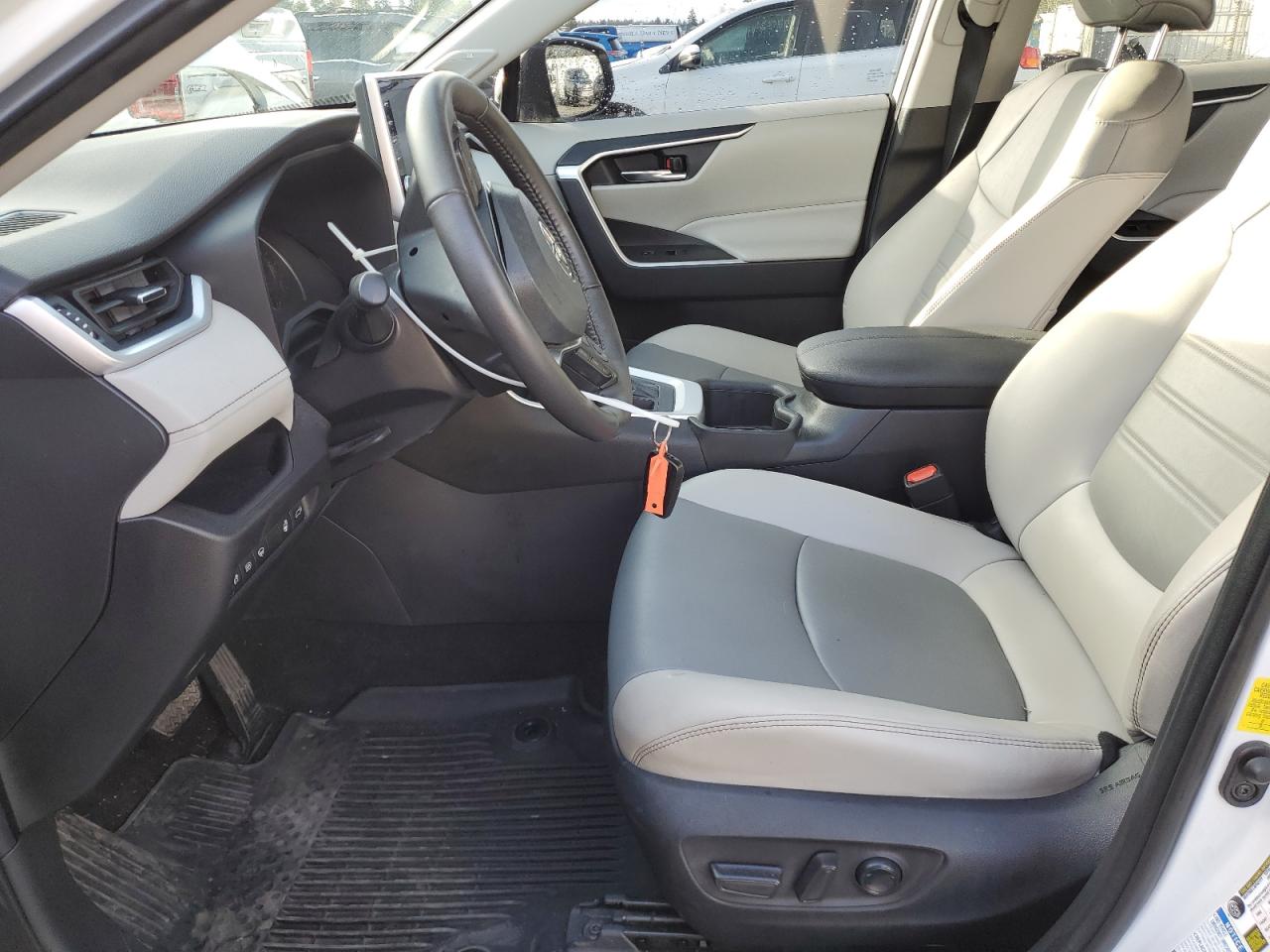 2022 Toyota RAV 4 - Image 7