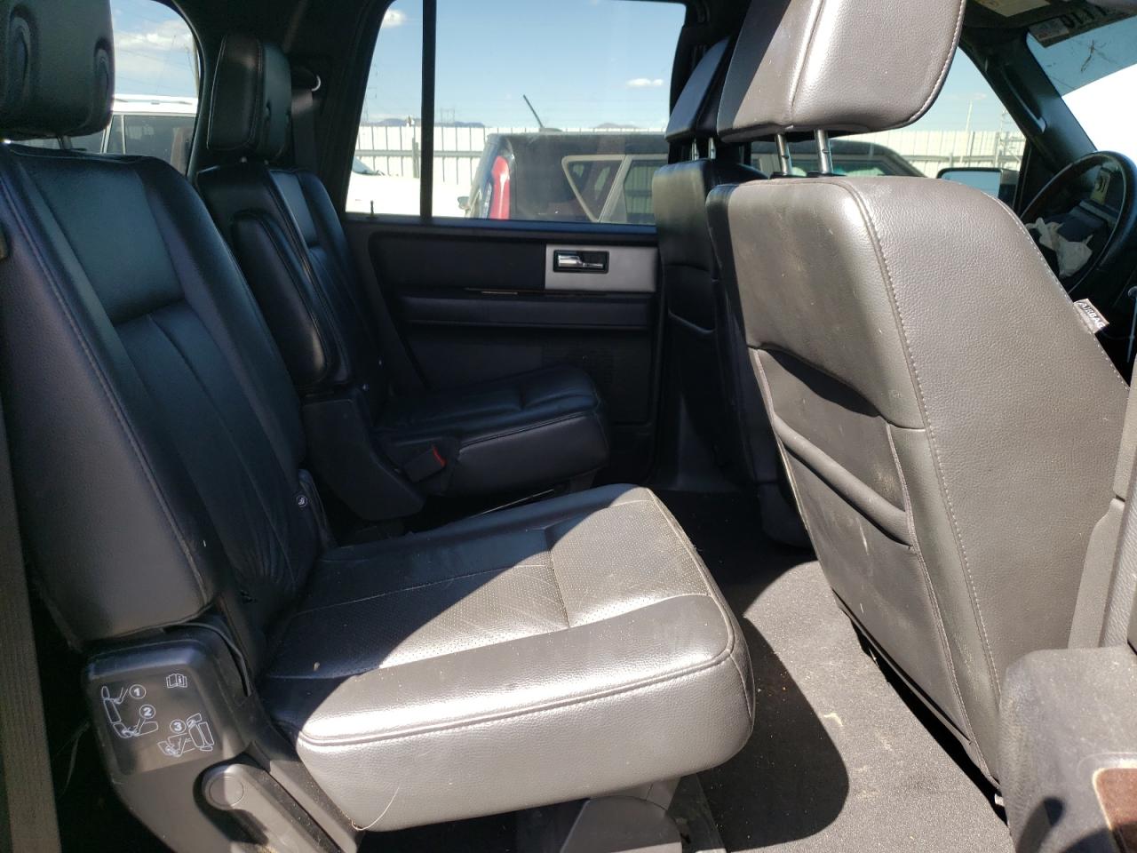 2008 Ford Expedition - Image 12