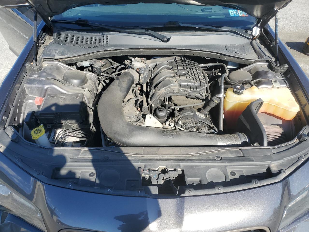 2017 Chrysler 300 - Image 11