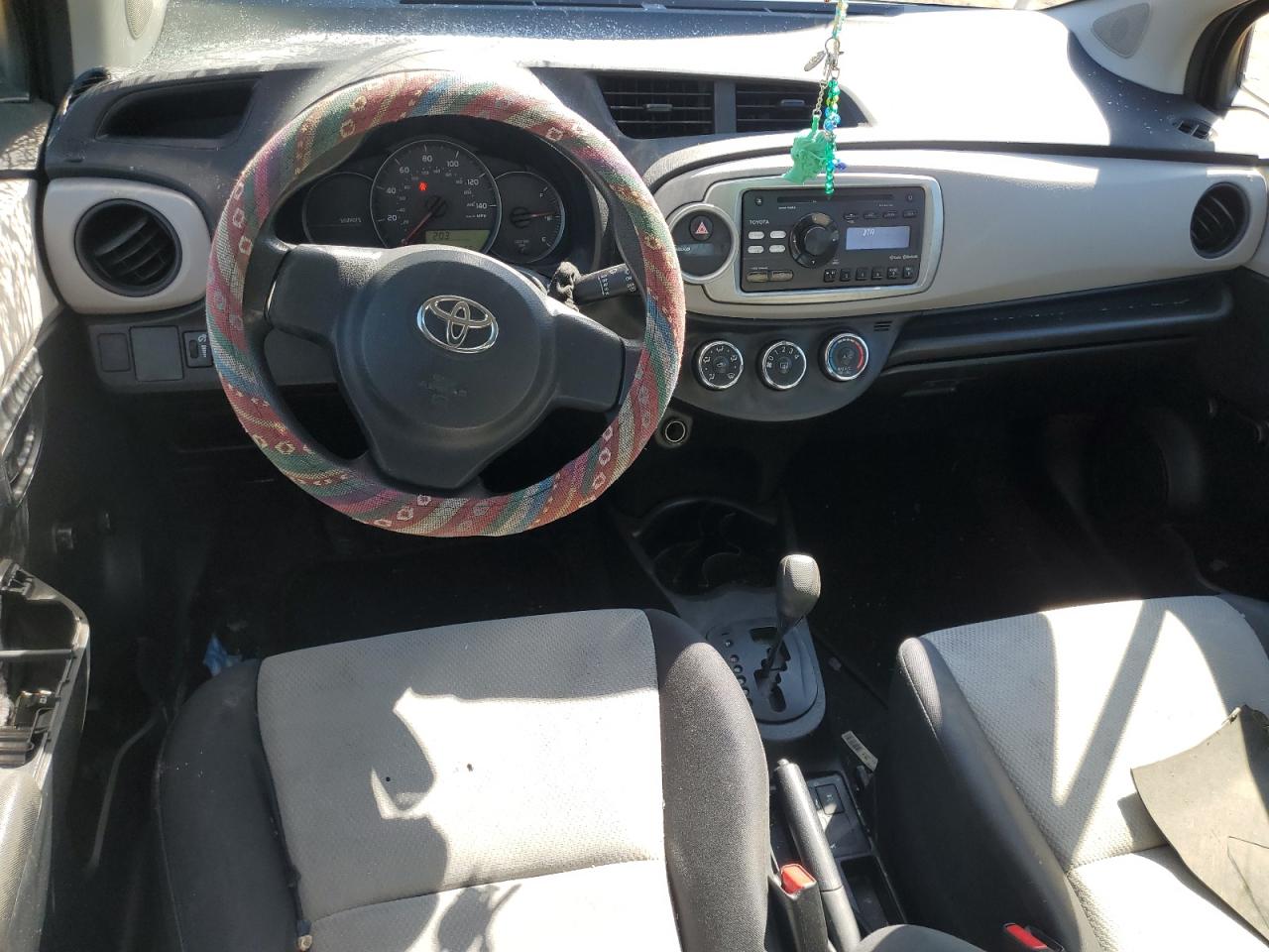 2014 Toyota Yaris - Image 8