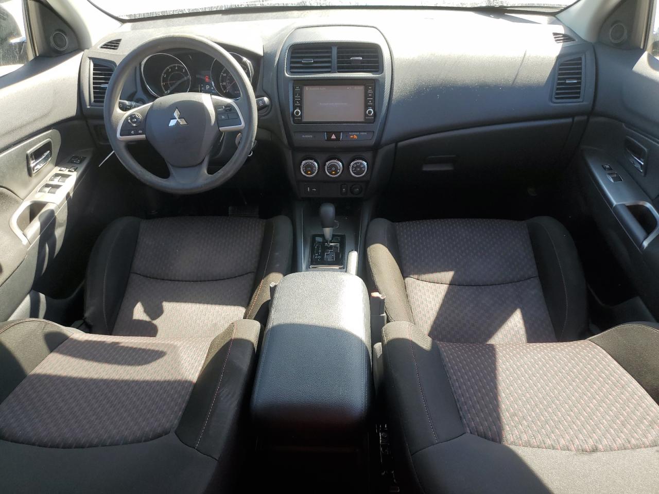 2018 Mitsubishi Outlander - Image 8