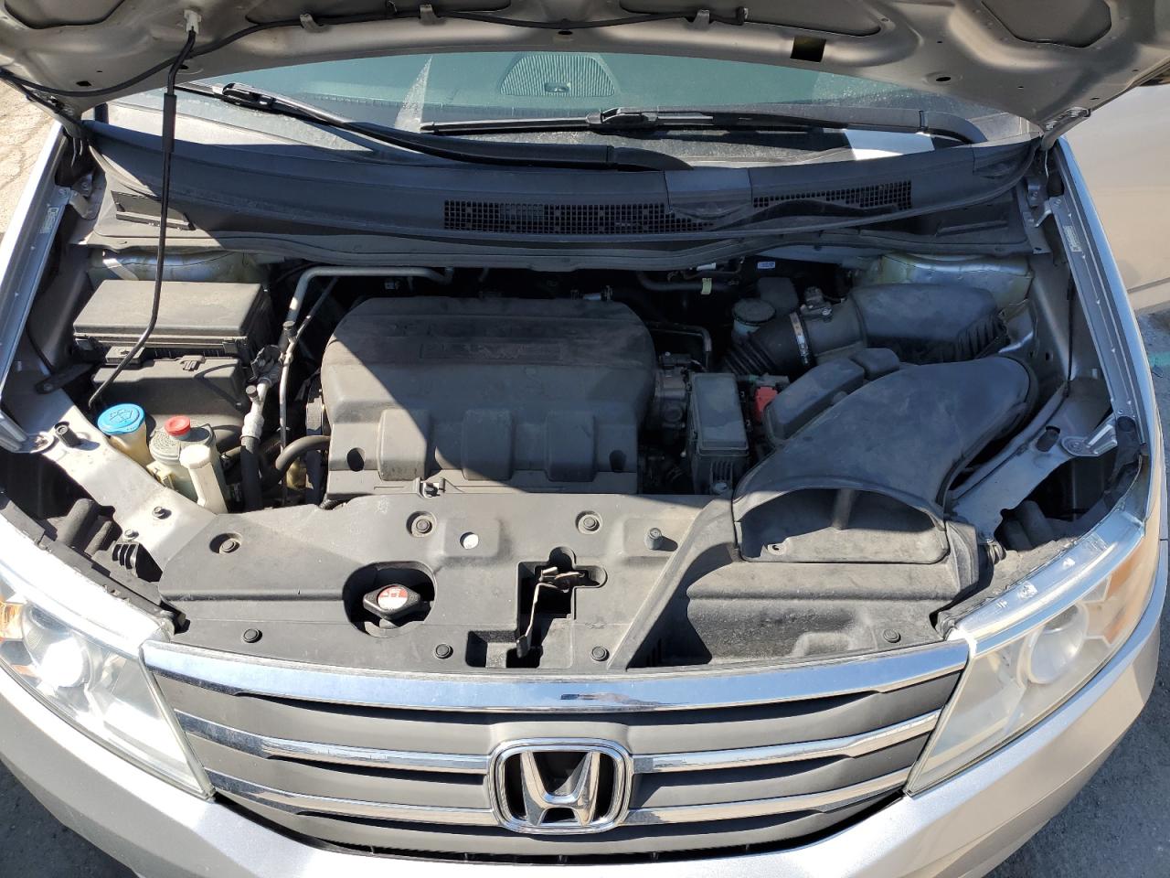 2012 Honda Odyssey - Image 12