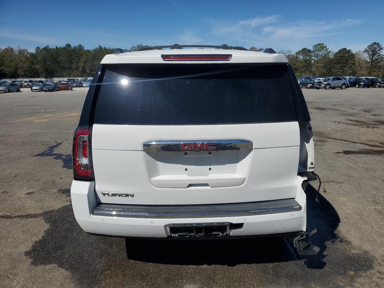 2015 GMC Yukon - Image 6