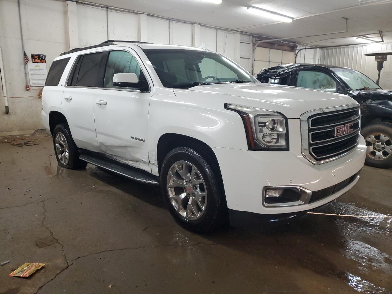 2016 GMC Yukon - Image 4