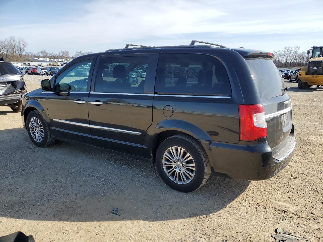2014 Chrysler Town & Country - Image 2