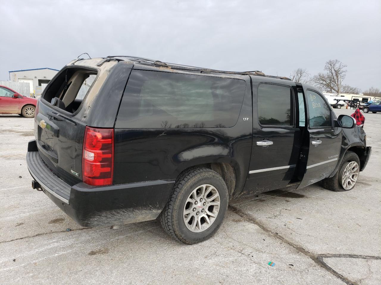 2011 Chevrolet Suburban - Image 3