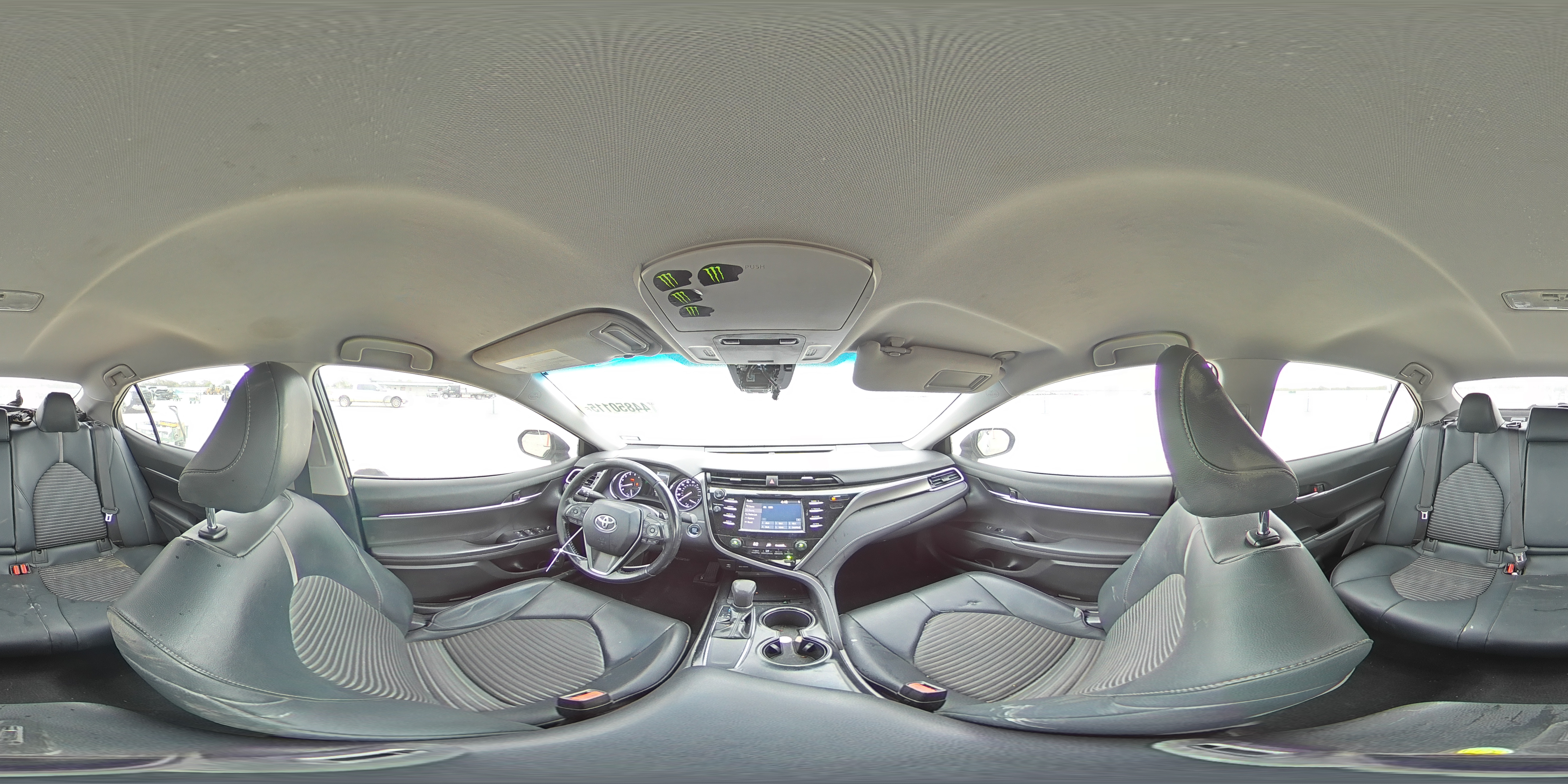 2018 Toyota Camry - Image 12
