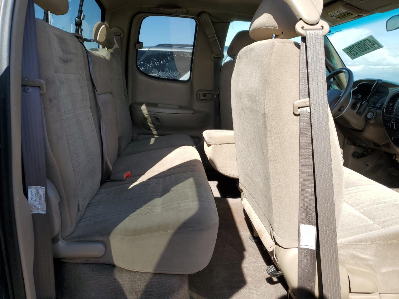 2004 Toyota Tundra - Image 10