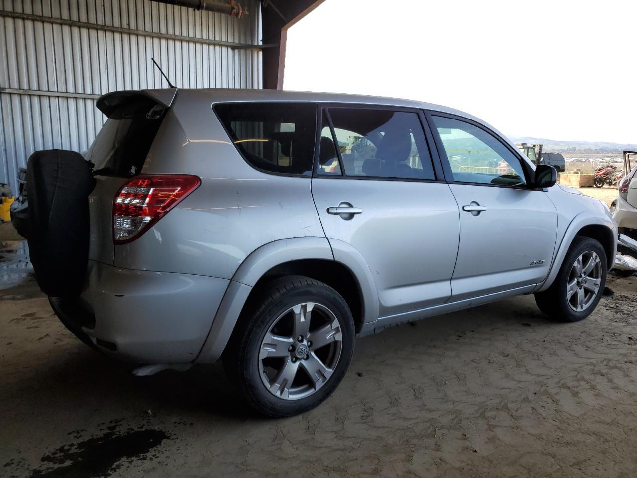 2010 Toyota RAV 4 - Image 3
