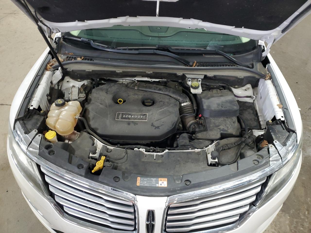 2015 Lincoln MKZ - Image 11