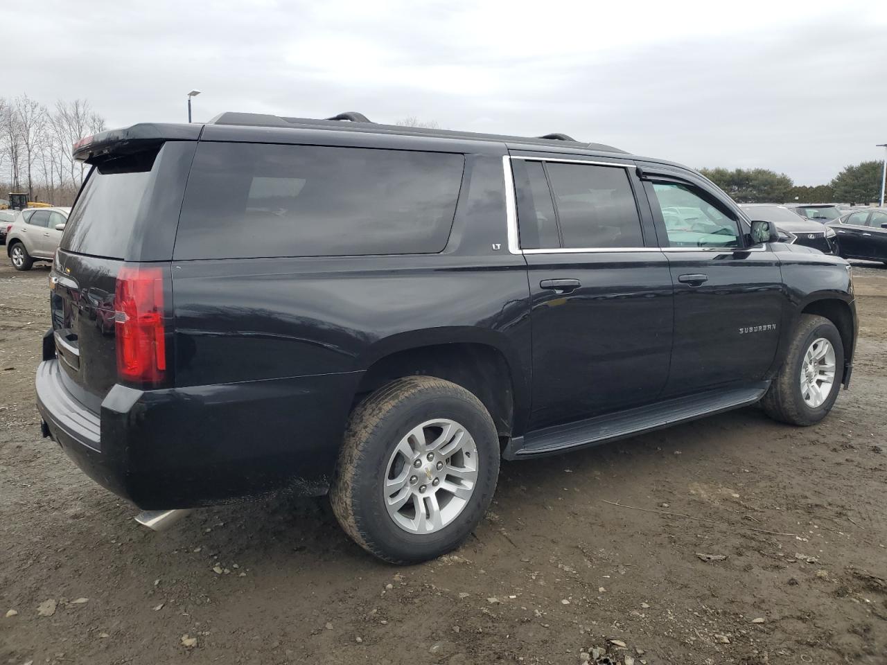 2018 Chevrolet Suburban - Image 3