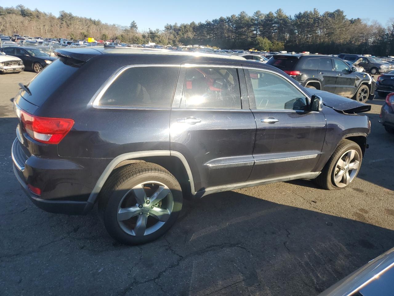 2011 Jeep Grand Cherokee - Image 3