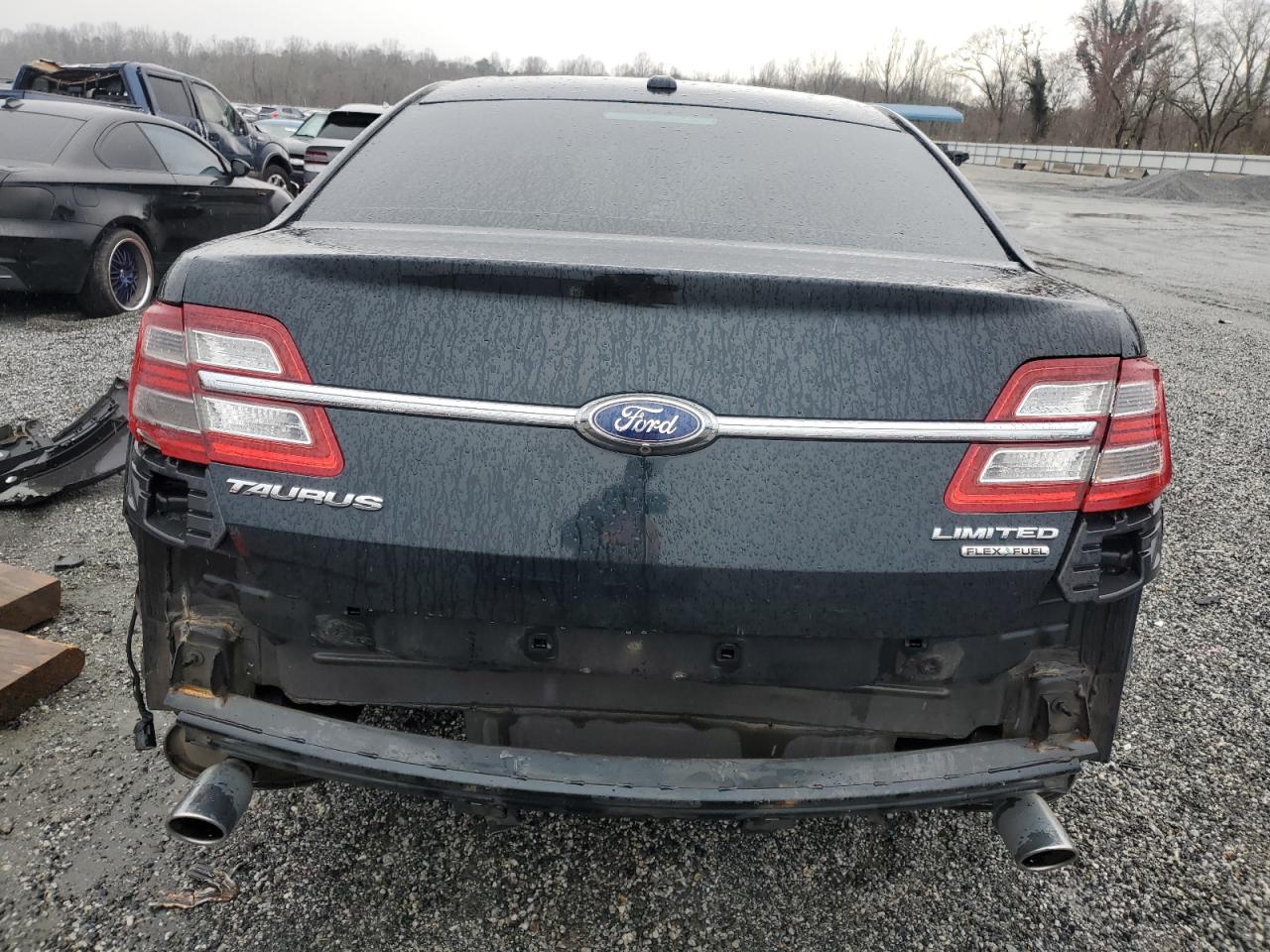 2015 Ford Taurus - Image 6