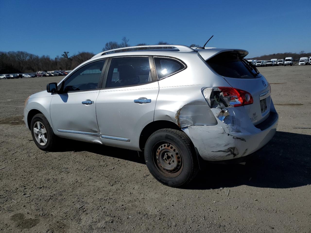 2015 Nissan Rogue - Image 2