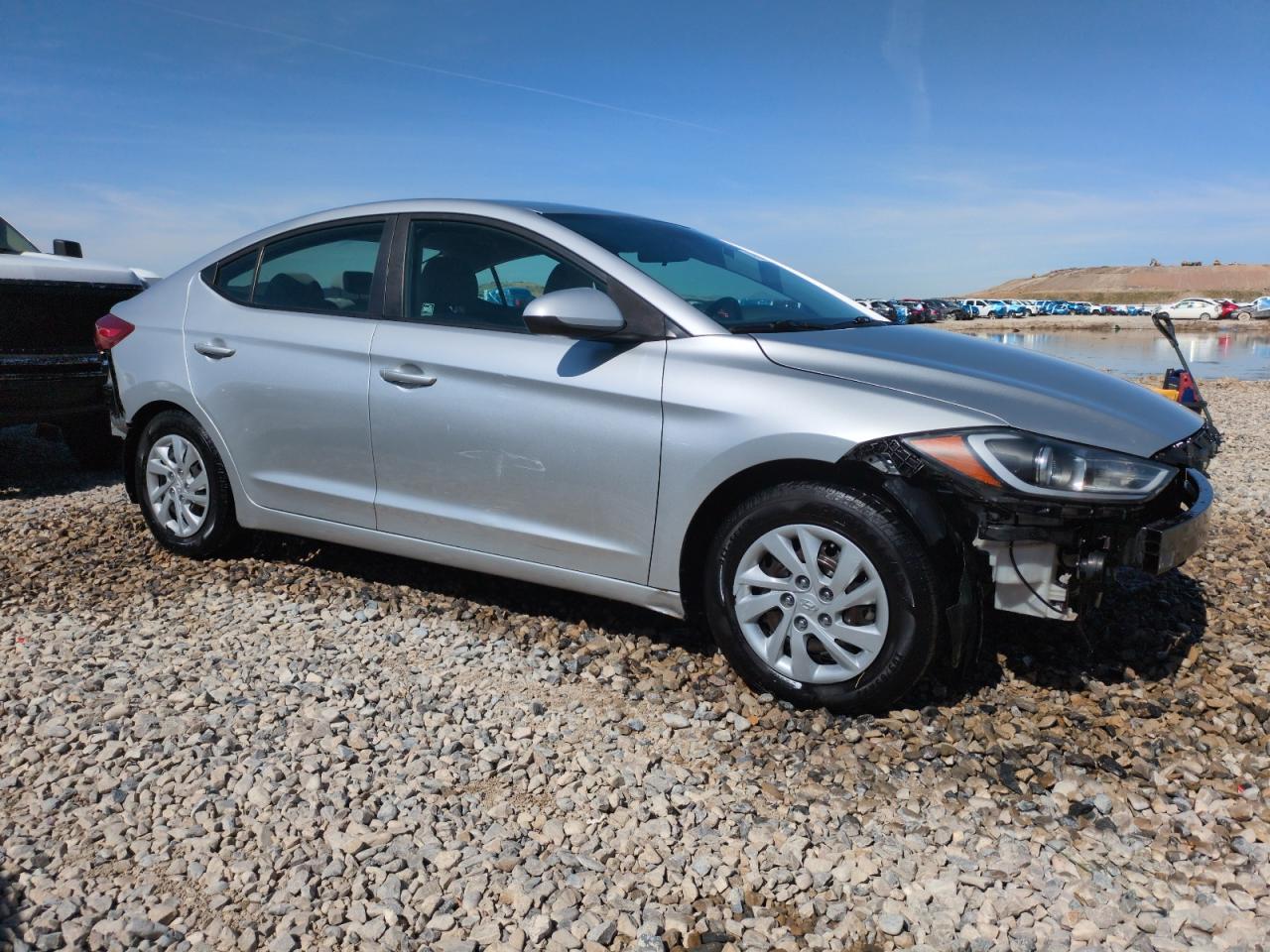 2018 Hyundai Elantra - Image 4