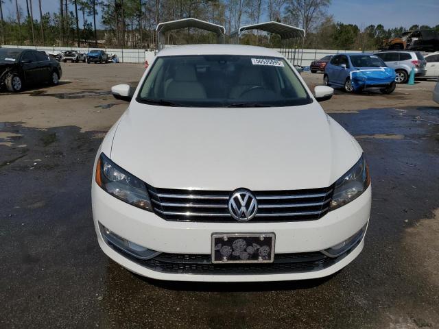  VOLKSWAGEN PASSAT 2015 White