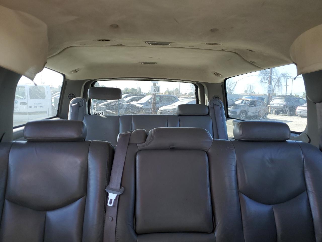 2003 GMC Yukon - Image 10