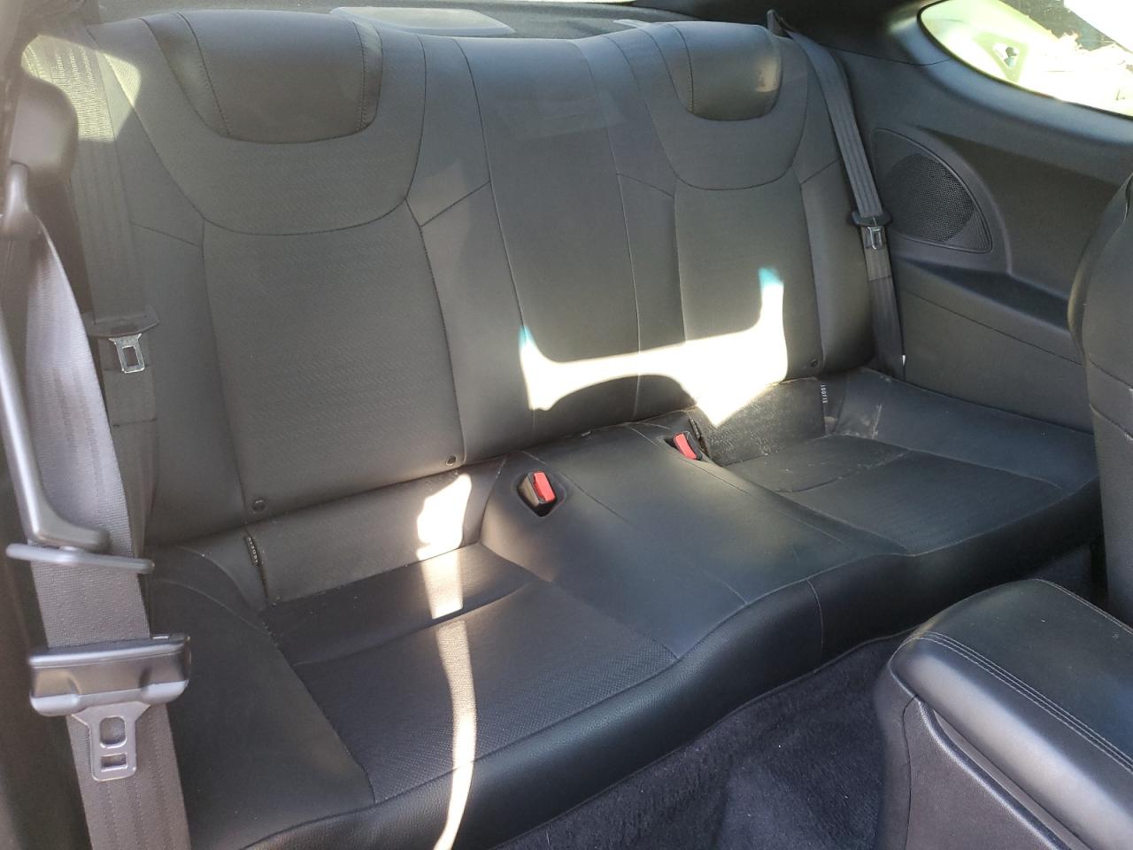 2016 Hyundai Genesis - Image 10