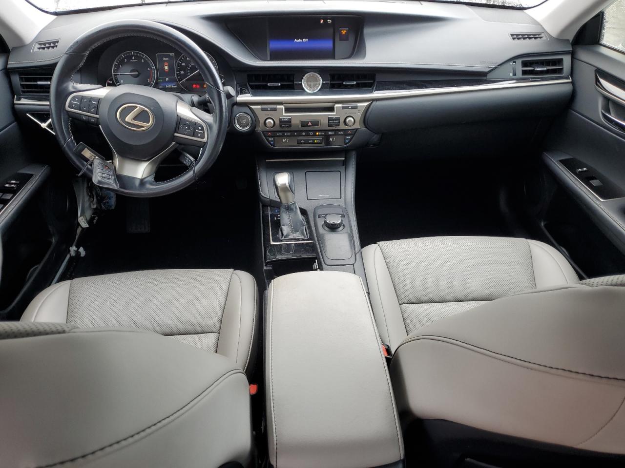 2016 Lexus ES - Image 8