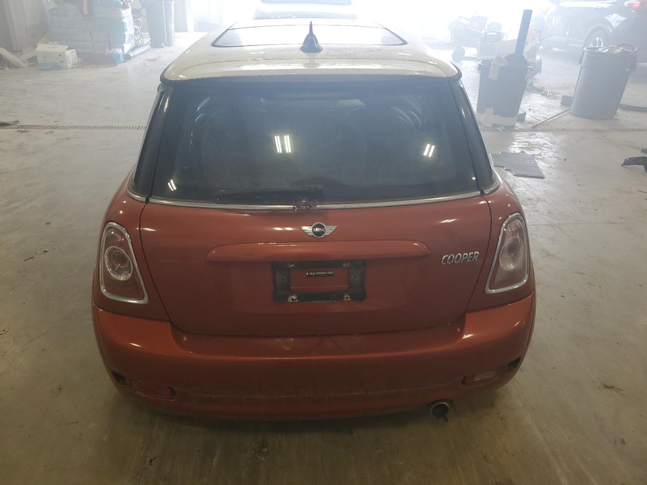 2011 Mini Cooper VIN: WMWSU3C58BT092284 Lot: 49825555