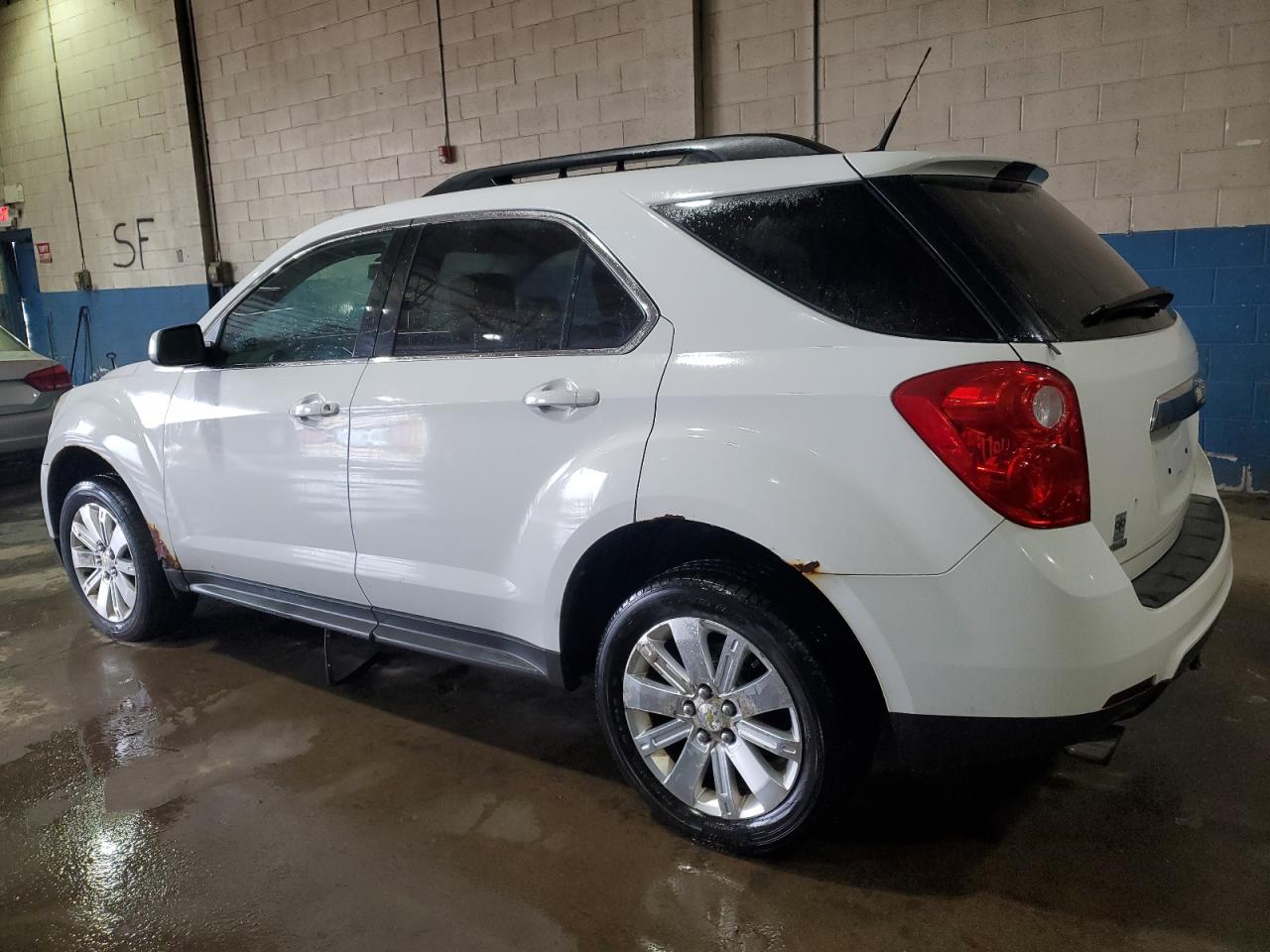 2011 Chevrolet Equinox - Image 2
