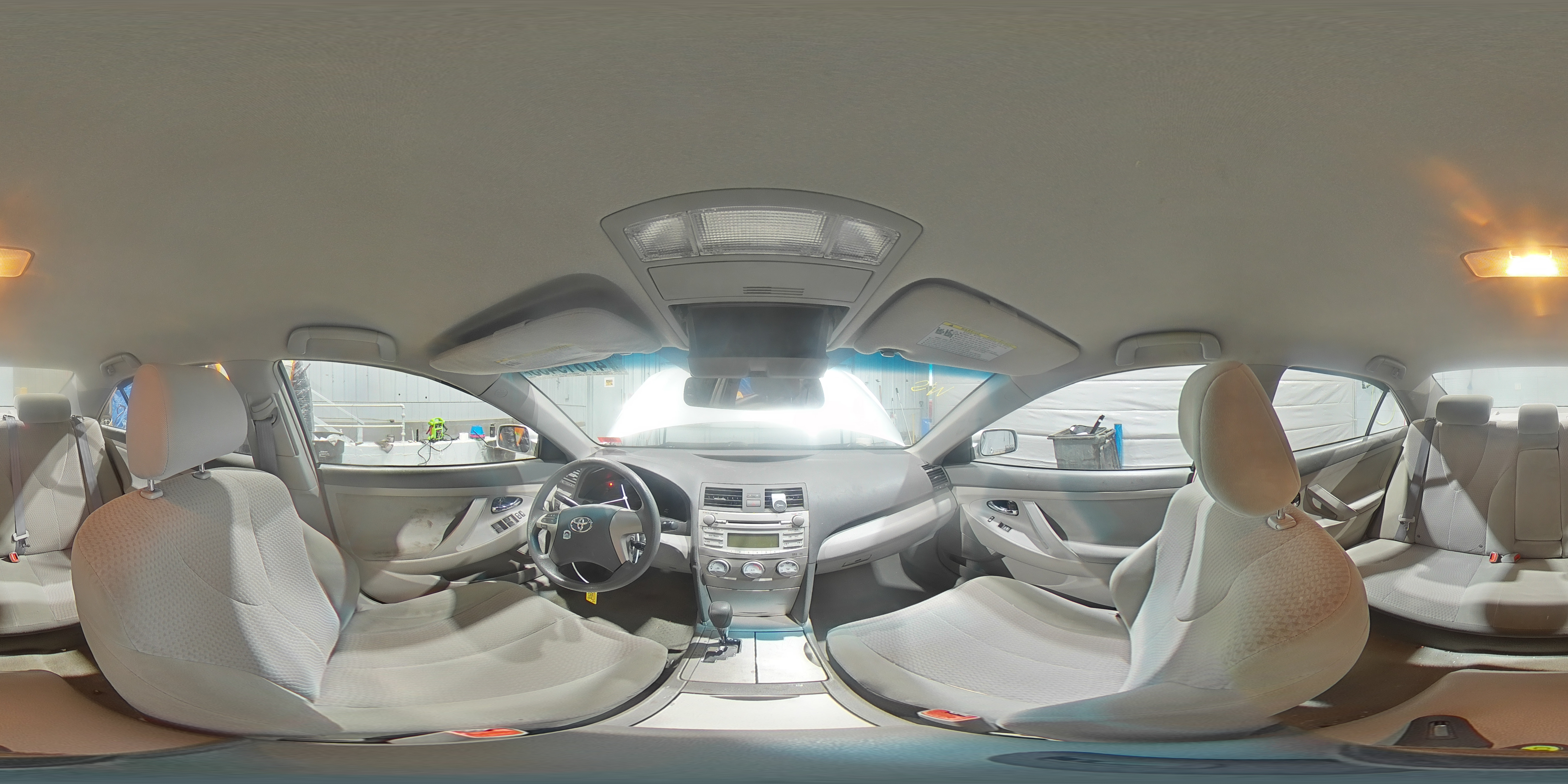 2010 Toyota Camry - Image 12
