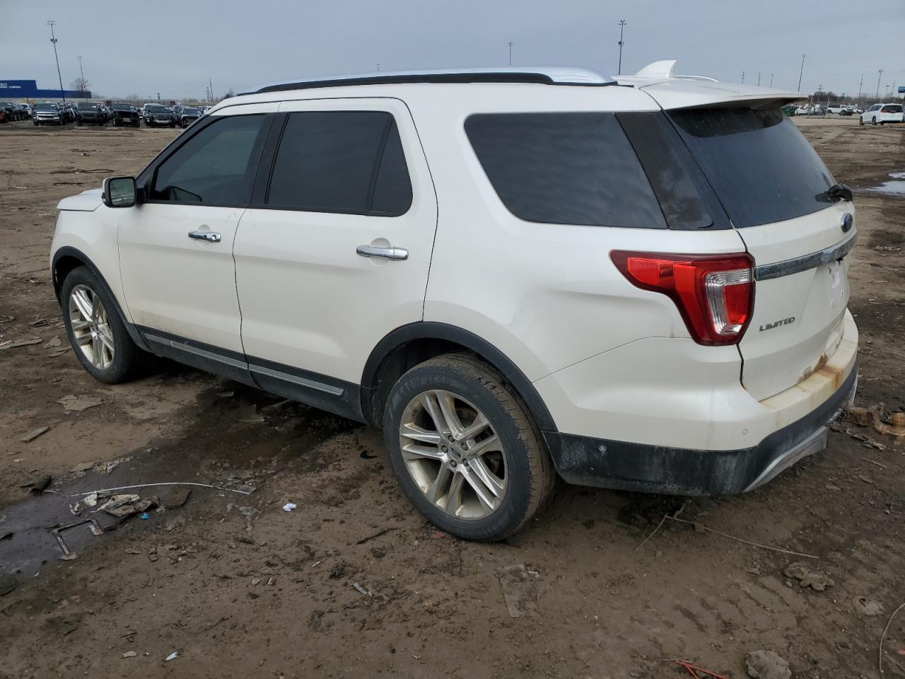 2016 Ford Explorer - Image 2