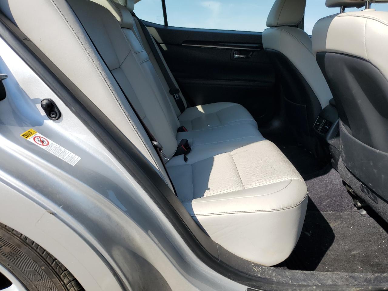 2014 Lexus ES - Image 10