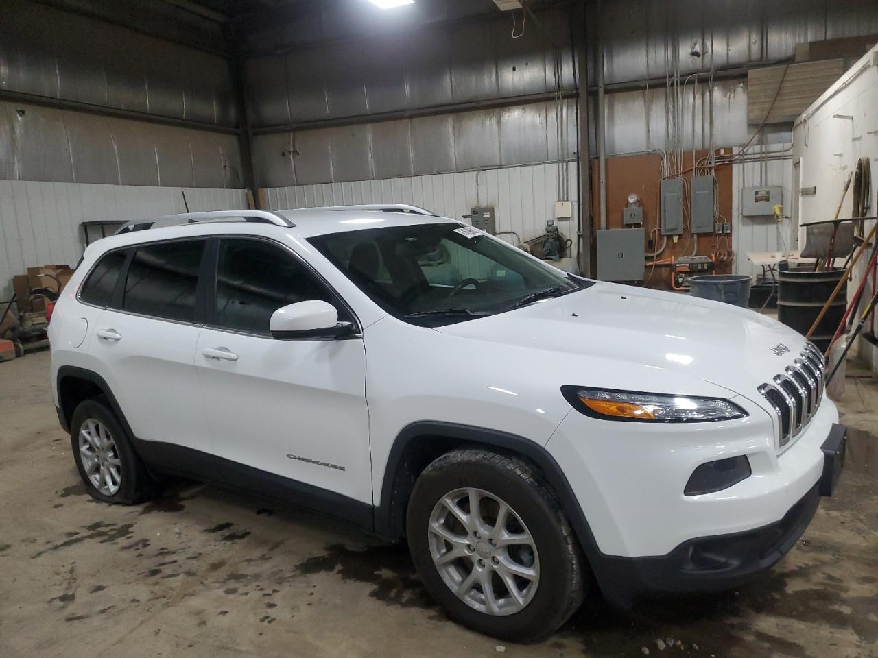 2017 Jeep Grand Cherokee - Image 4