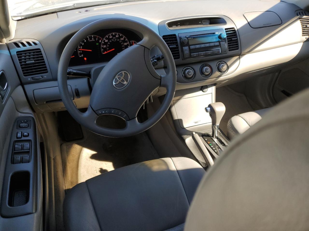 2005 Toyota Camry - Image 8