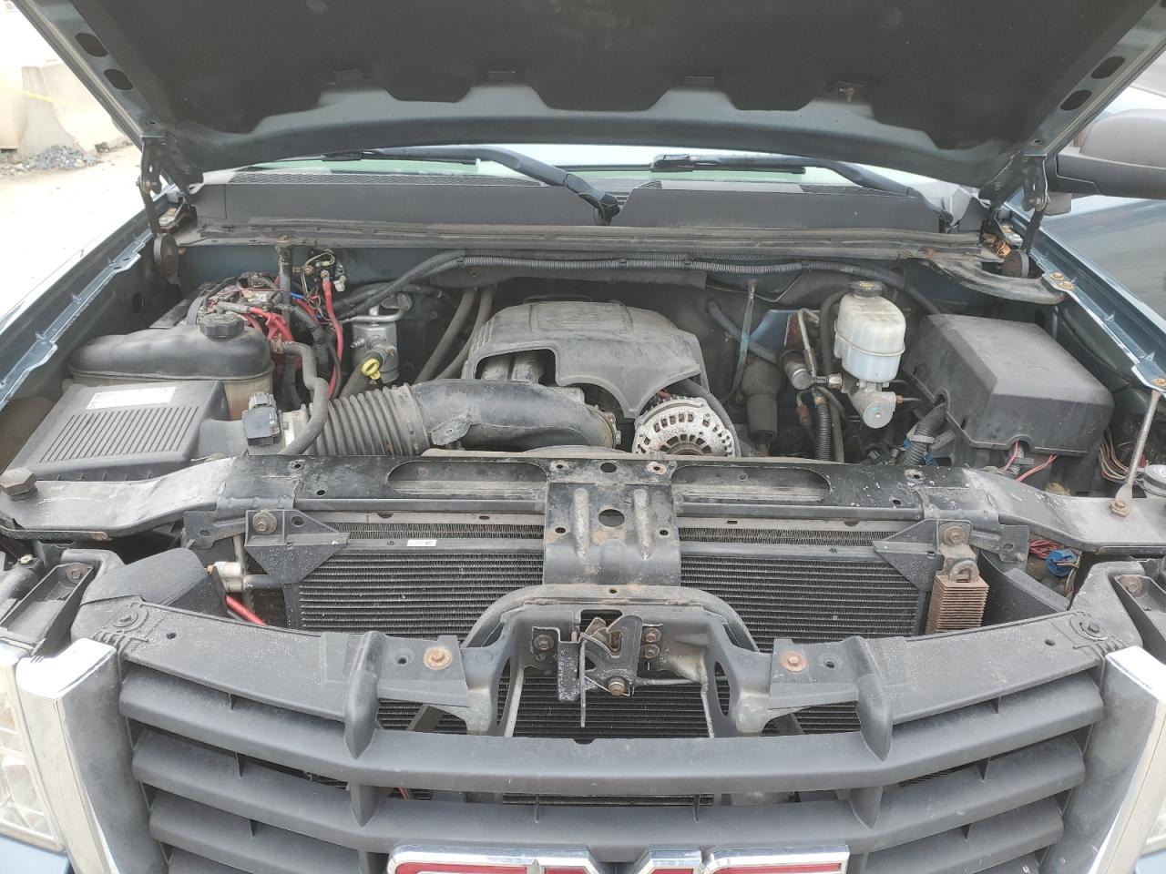 2010 GMC Sierra - Image 11