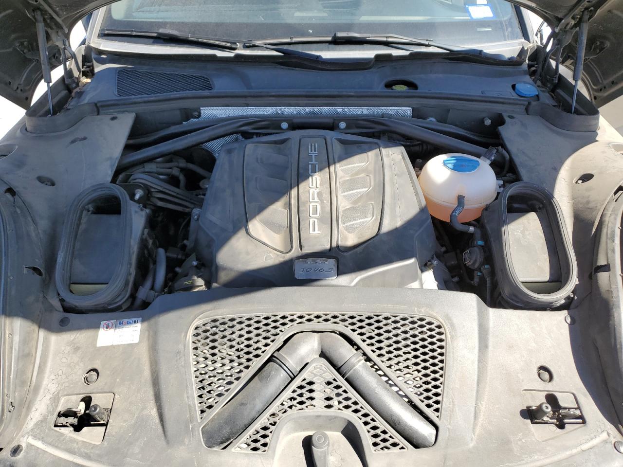 2015 Porsche Macan S VIN: WP1AB2A59FLB64454 Lot: 48948925