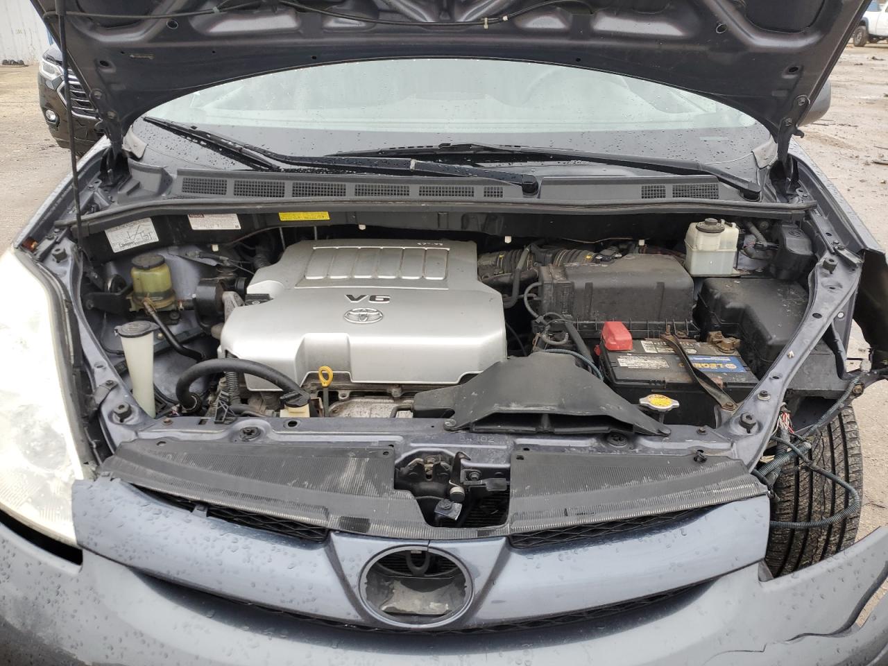 2009 Toyota Sienna - Image 12
