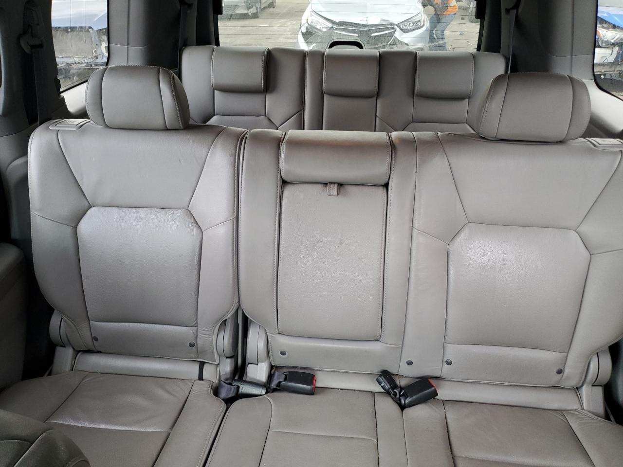 2010 Honda Pilot - Image 10