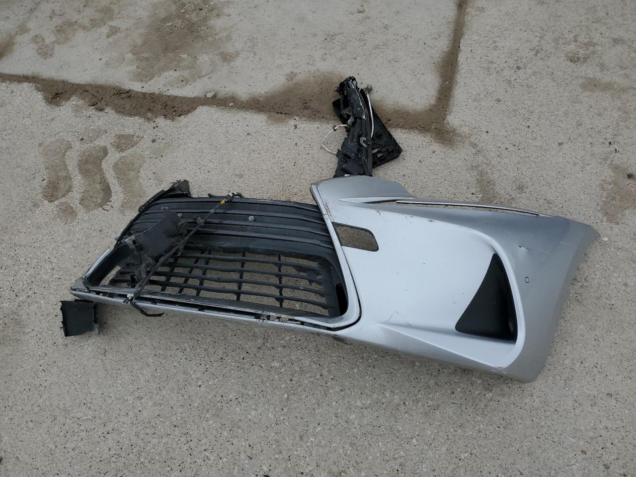 2017 Lexus IS - Image 12