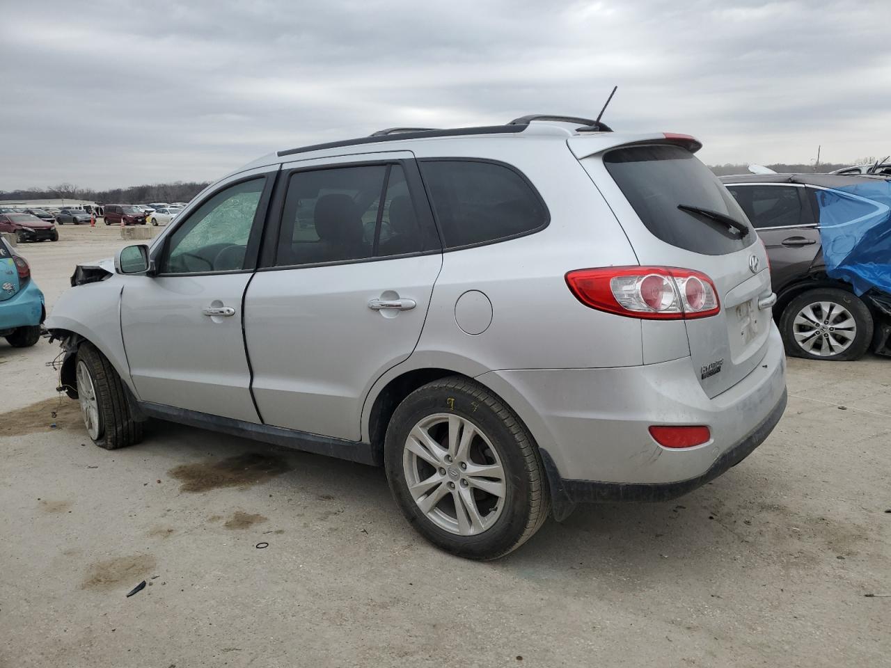 2011 Hyundai Santa Fe - Image 2