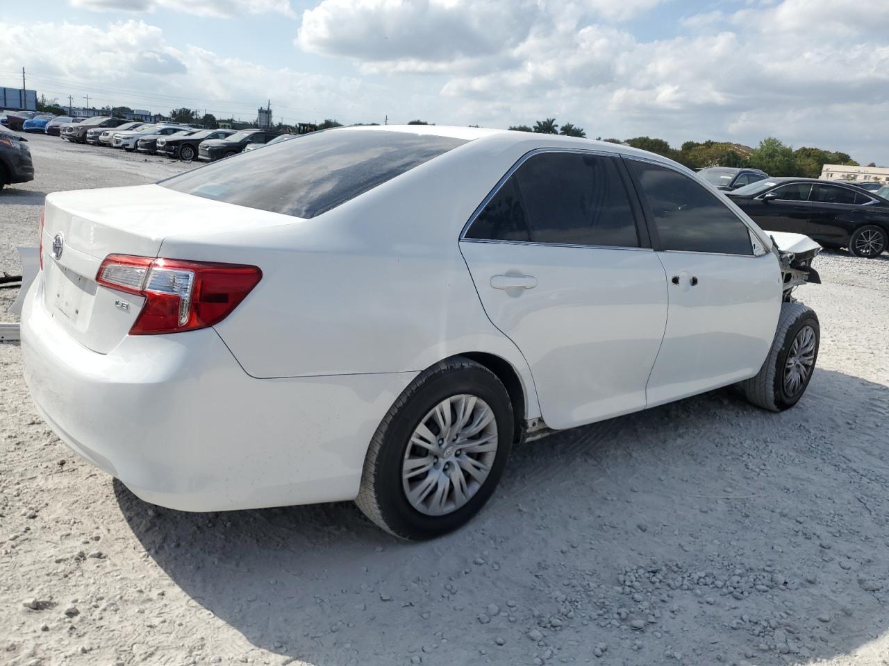 2014 Toyota Camry - Image 3