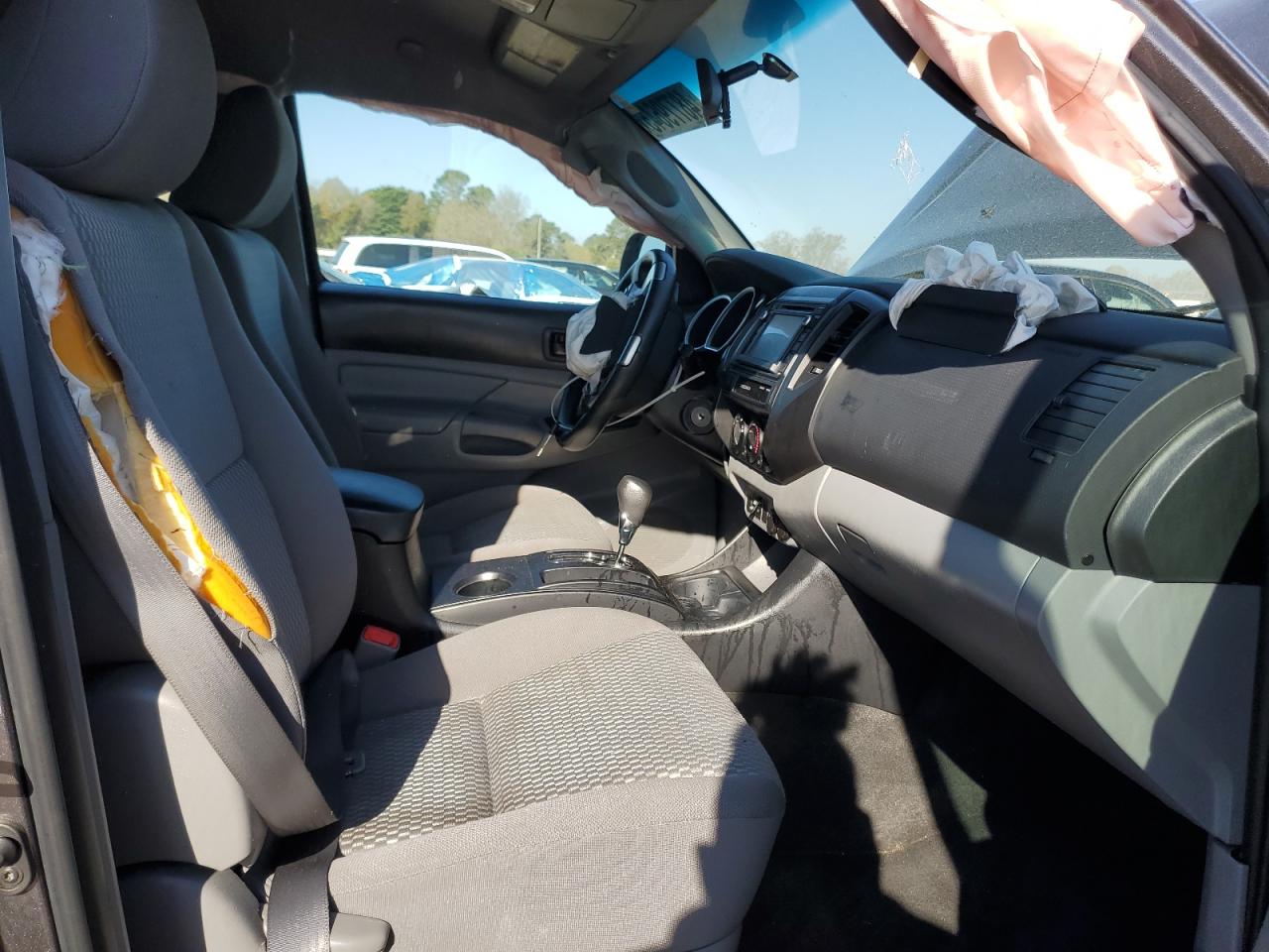 2015 Toyota Tacoma - Image 7