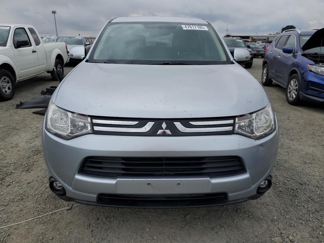 2014 Mitsubishi Outlander - Image 5