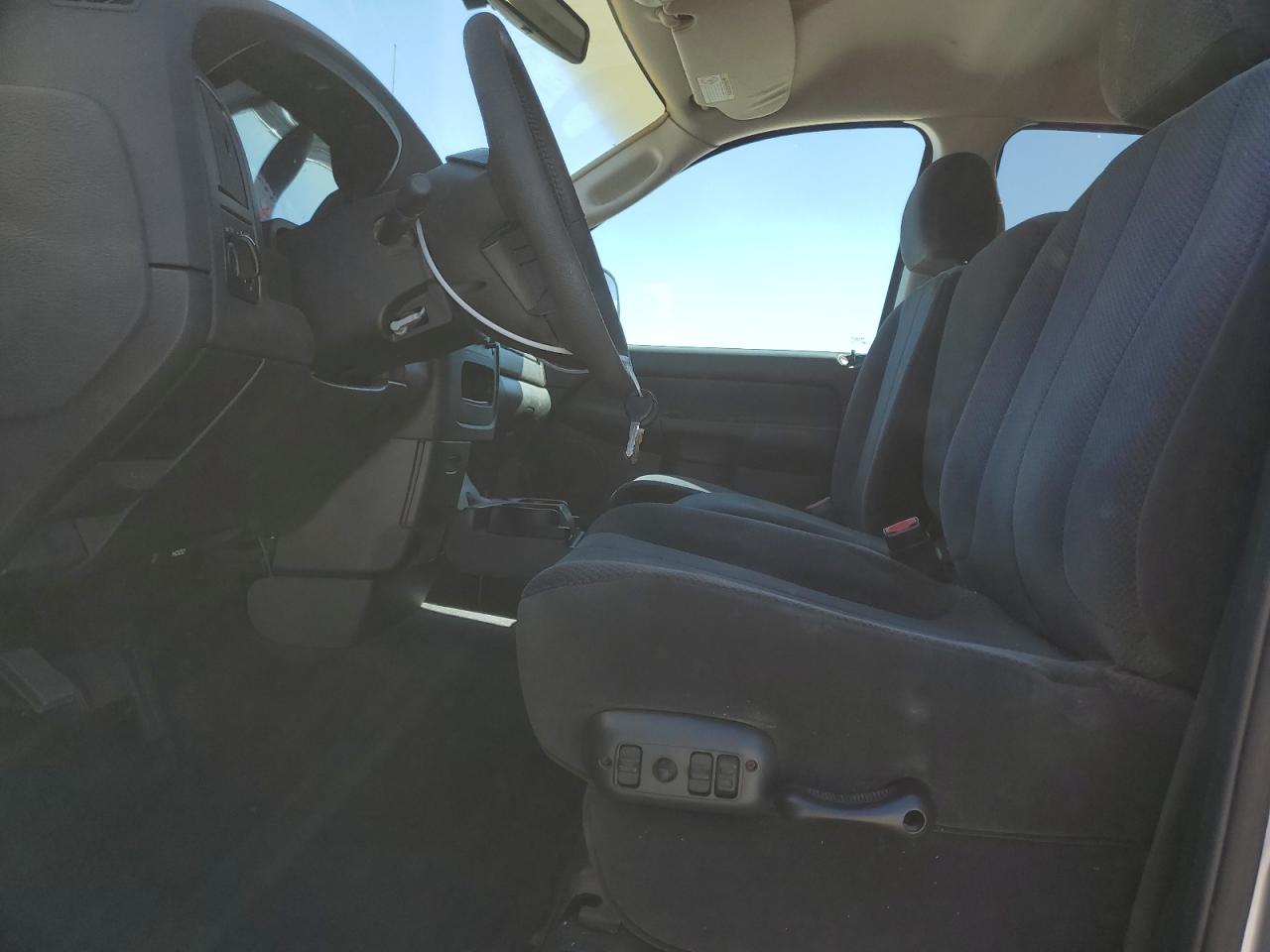 2002 Dodge RAM - Image 7